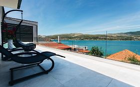 Villa Magna - Seaside Villa With Pool And Sauna
